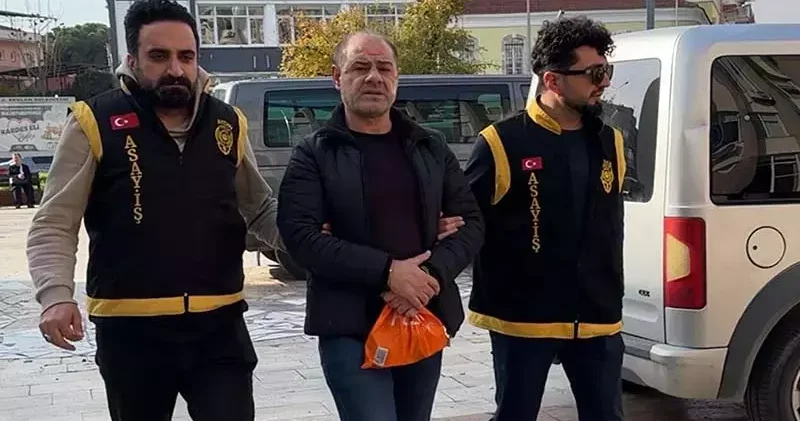 Polis aranan hükümlüyü, Banyo su akıtıyor komşu diyerek girdiği evde yakaladı