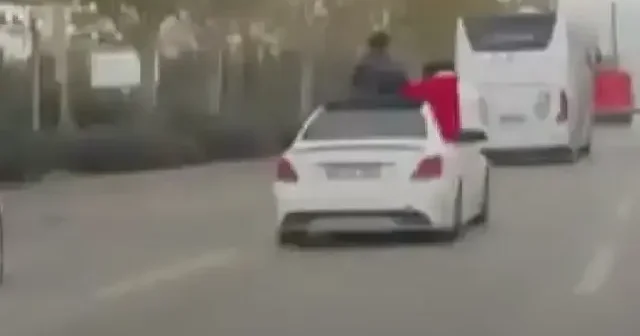 Ankara da tehlikeli yolculuk kamerada VİDEO İZLE