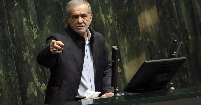 ABD tehdidine karşı kritik telefon... Pezeşkiyan dan Maduro ya tam destek