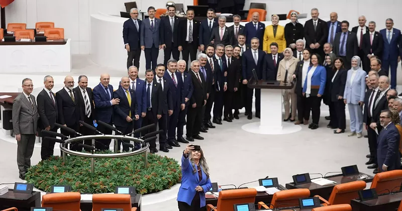 CHP li vekilin hareketi AK Partili vekillerden alkış aldı!