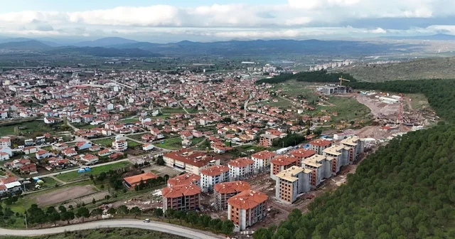 Sındırgı da yapımı süren TOKİ ve deprem konutları dronla görüntülendi Balıkesir Haberleri