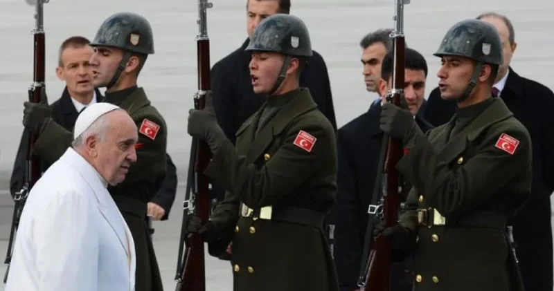 Papa daha yeni ziyaret etmişti... Vatikan Türkiye’ye rakip oldu!