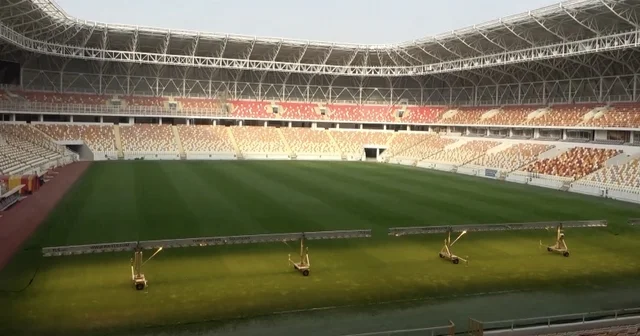 Yeni Malatyaspor dan geriye kusursuz stat zemini kaldı Malatya Haberleri