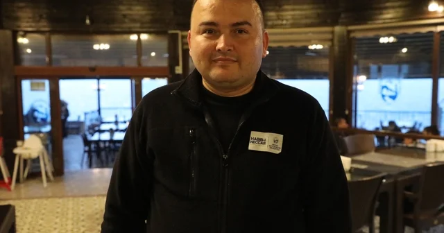 Garson, nefes borusuna yemek kaçan müşteriyi Heimlich manevrasıyla kurtardı Hatay Haberleri