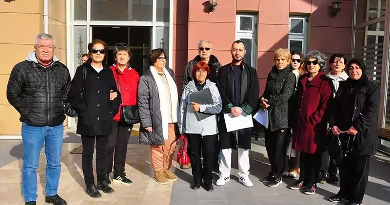 Manisa da sokak köpeklerini topladıkları ileri sürülen 4 muhtar hakkında suç duyurusu