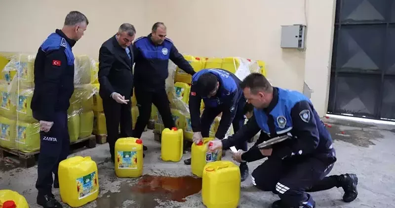 İhraç edilmek üzere hazırlanan su karıştırılmış 73 bin litre sıvı yağ ele geçirildi