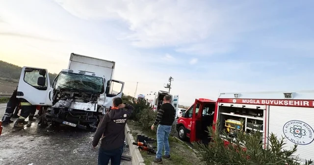 Kamyonette sıkışan iki kişi kurtarıldı Muğla Haberleri