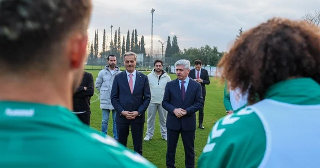 Vali Doğan ve Başkan Alemdar dan Sakaryaspor ziyareti Sakarya Haberleri