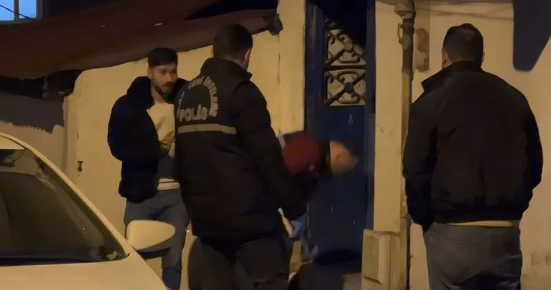 Anne çocuğun ağzını bantlayıp darp ettiler! Evde gasp dehşeti son dakika haber Son dakika haberleri