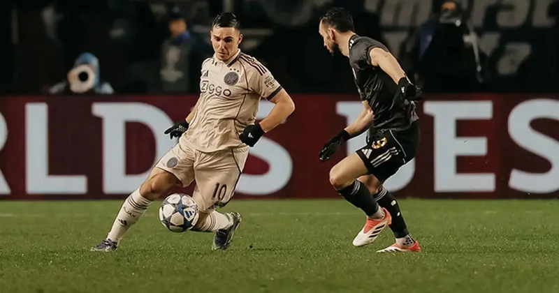 Ajax tan ilk galibiyet! Önde olan Karabağ son dakikalarda yıkıldı