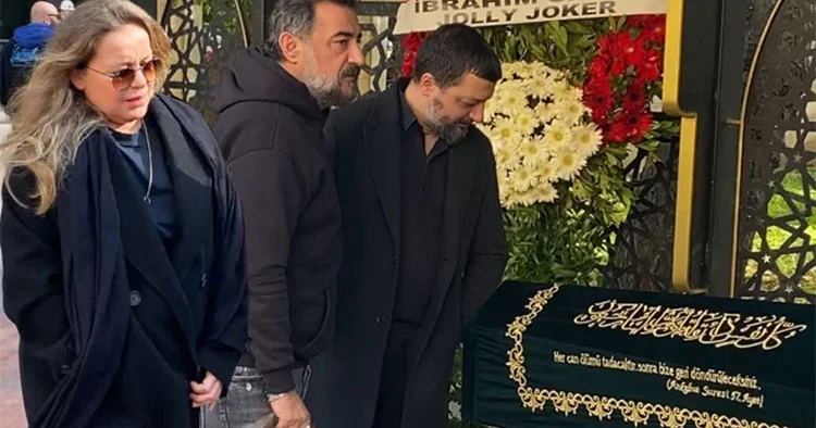 7.5 aylık hamile eşi yalnız bırakmadı! Mehmet Erdem in baba acısı...