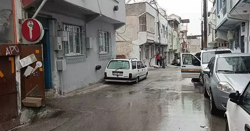 Boşanma aşamasındaki eşini tabancayla vurup, polise teslim oldu
