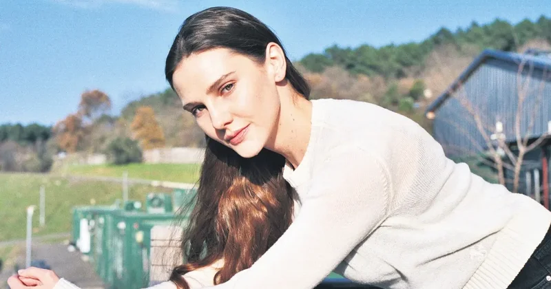 Asporça, sezgileri güçlü, sert bir kadın