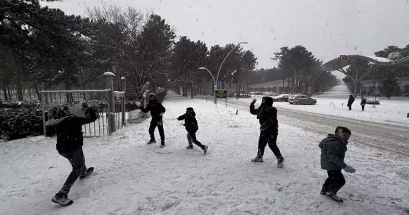 Eğitime kar engeli! İlk açıklama geldi: Bir ilde 12 Ocak Pazartesi okullar tatil!