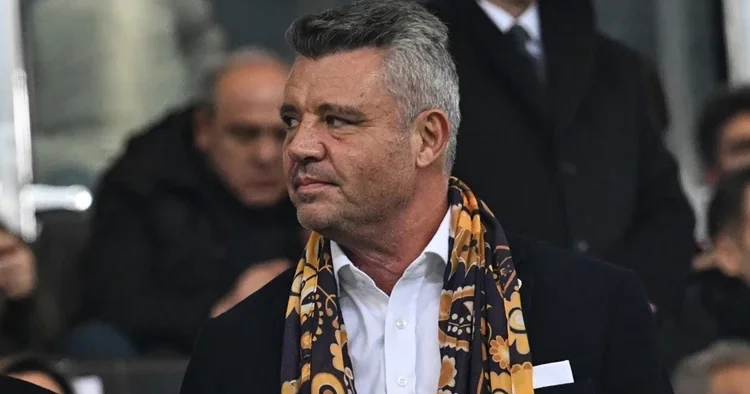 Fenerbahçe paylaştı! İşte Sadettin Saran ın soyunma odası konuşması...