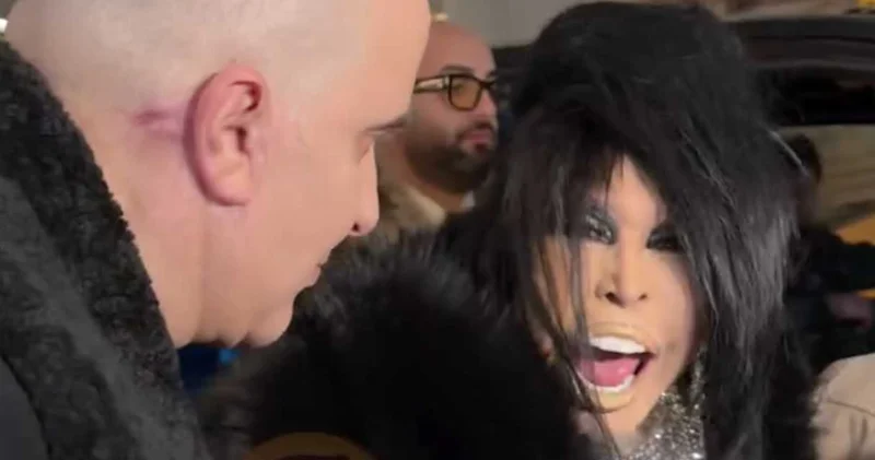 Bülent Ersoy kameramana ateş püskürdü: Çekil be!