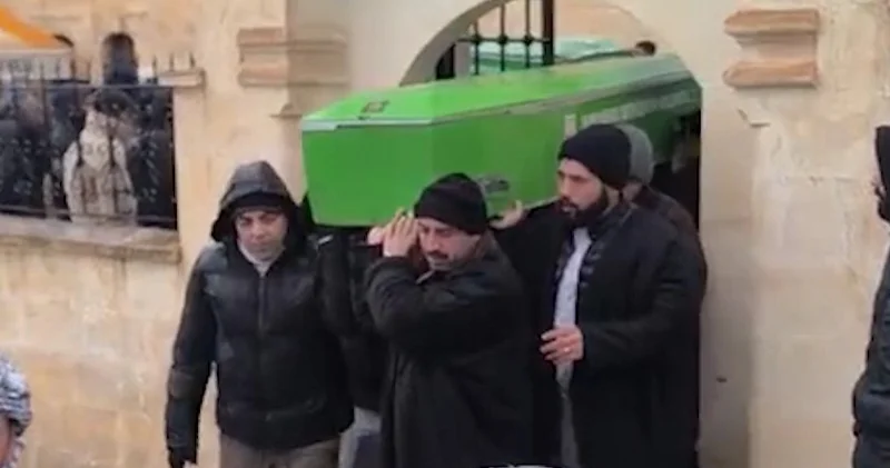 Evde gaz sıkışması sonucu meydana gelen patlamada ölen nine ve 2 torunu toprağa verildi Şanlıurfa Haberleri