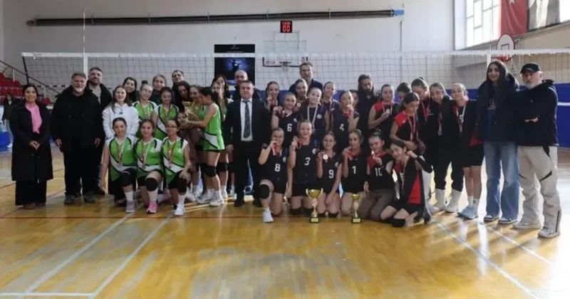 Bilecik’te küçük kızlar voleybol müsabakaları tamamlandı