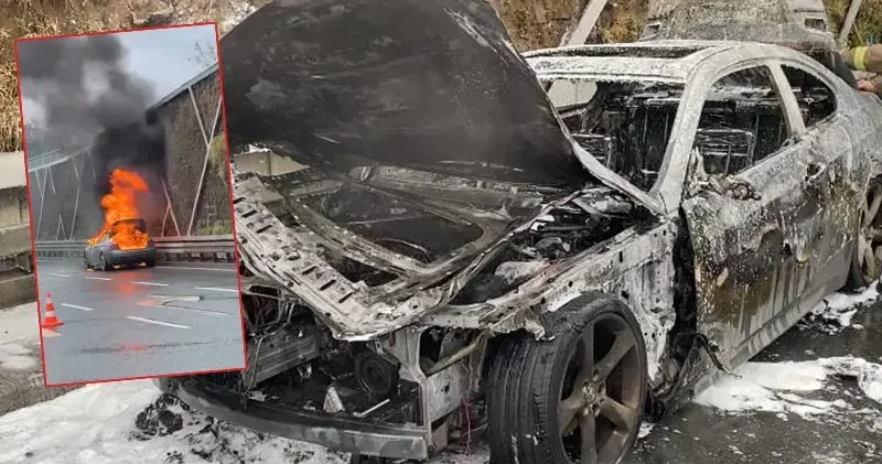 Fatih’te alev alev yanan otomobil demir yığınına döndü