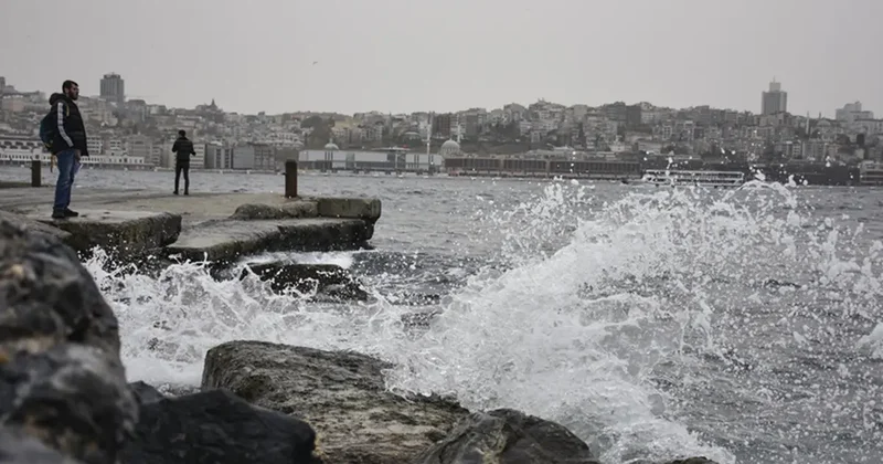 İstanbul Valiliğinden kuvvetli yağış ve fırtına uyarısı