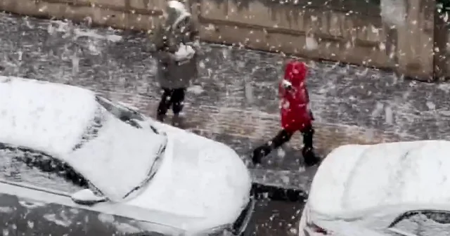 Başkentte kar yağışı etkili oluyor VİDEO İZLE