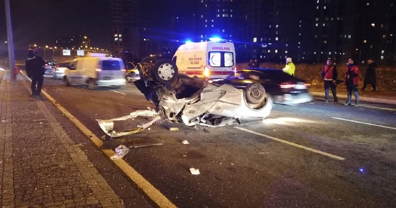 Kayseri de feci kaza: Takla atarak karşı şeride geçti! Taksiyle çarpıştı