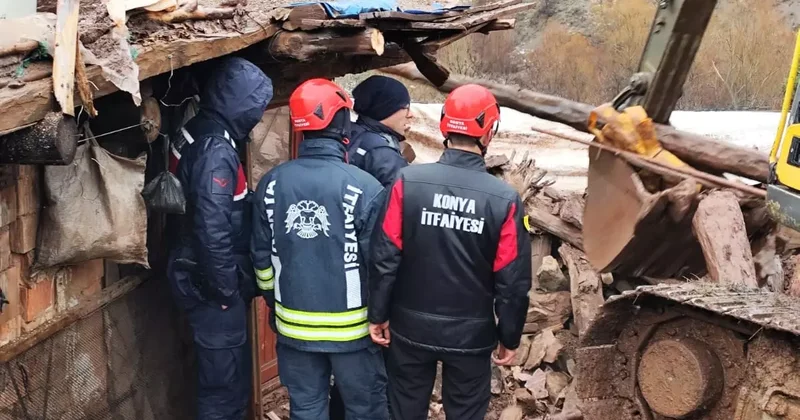 Konya da şiddetli rüzgar: Bir evin çatısı uçtu, tır devrildi, ahır çöktü!