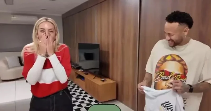 Survivor Aycan fermuarını açık unuttu Neymar ne yapacağını şaşırdı Sözcü Gazetesi