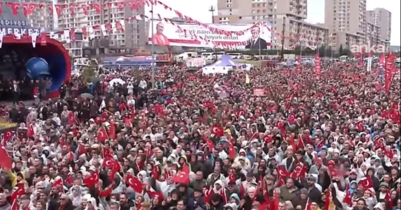 Denizli de sağanağa rağmen kalabalık meydana sığmadı Sözcü Gazetesi