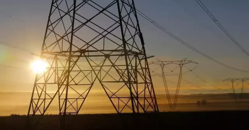 Fransa da 92 bin hane hâlâ karanlık! Elektrik sorunu devam ediyor