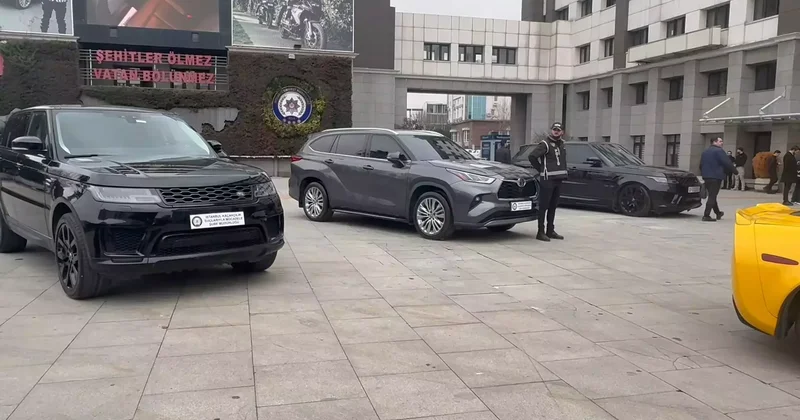İstanbul da kaçakçılara yönelik operasyonda 11 lüks araca el konuldu; 14 şüpheli yakalandı
