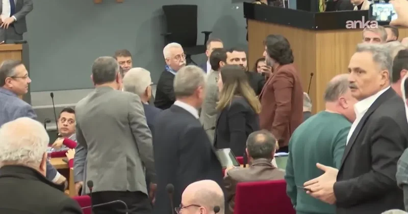 Akın Gürlek tartışması İzmir Belediye Meclisi ne sıçradı!