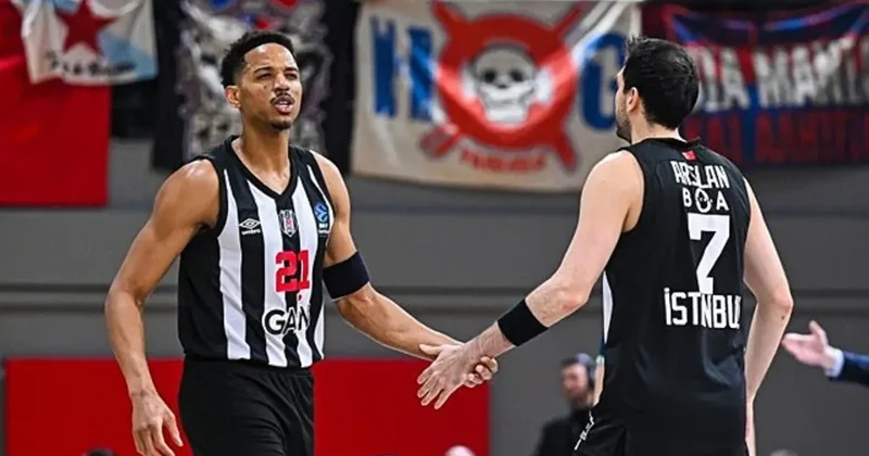 Beşiktaş tan, Panionios taraftarlarının açtığı pankarta tepki!