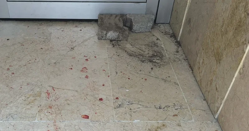 Katliamcı kurye kılığında geldi