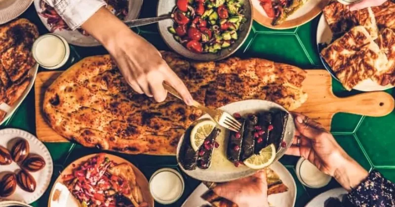 Ramazan sofrasına göz koydular