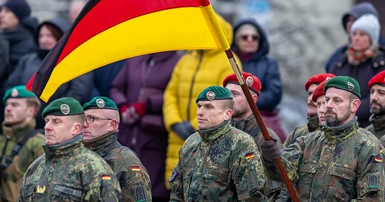 Almanya harekete geçti: Orduda bir ilk