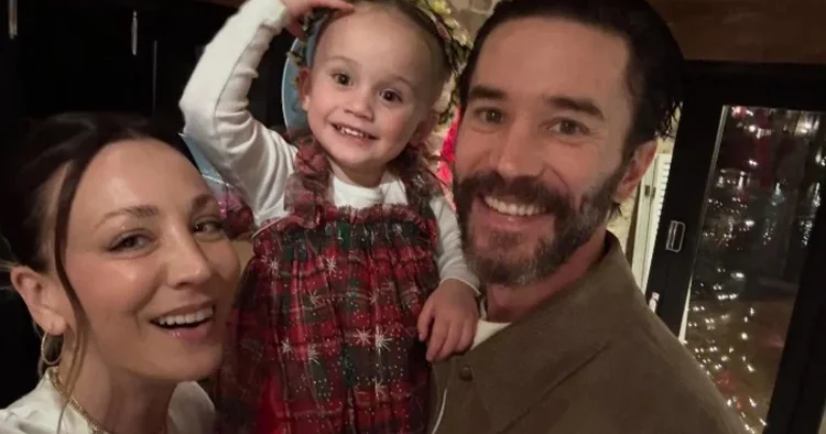 Bu mutlu ilişkinin öyle eşsiz bir sırrı var ki: Geceleri birbirimize sarılmıyoruz... Aynı yatakta bile uyumuyoruz