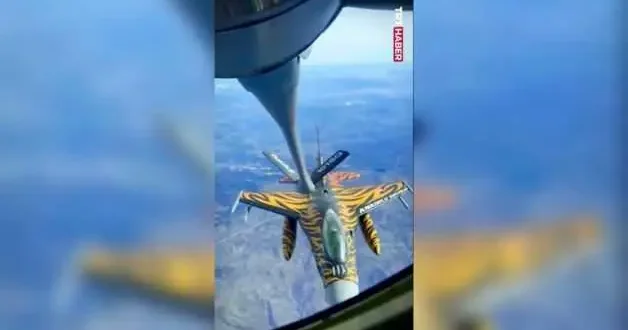 NATO dan sürpriz paylaşımı: Türk F 16 ları Romanya hava sahasına imzasını attı