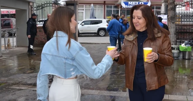 Gümüşhacıköy Belediyesinden öğrencilere sıcak çorba ikramı Amasya Haberleri