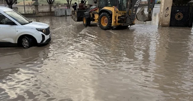 Nusaybin de sağanak; yollar ve okul bahçeleri suyla doldu Mardin Haberleri