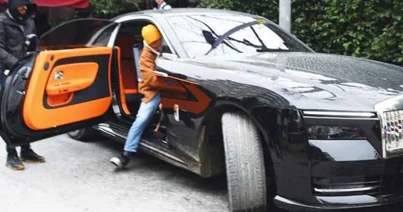 Ünlü şarkıcı garajına yeni eklediği aracıyla yolların tozunu attırdı Sözcü Gazetesi