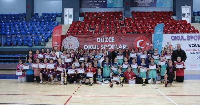 Hentbolda şampiyonlar belli oldu Düzce Haberleri