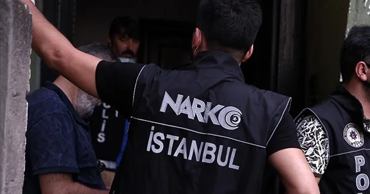 Uyuşturucu operasyonunda usulsüzlük iddiası: Bir polis memuru ile avukat tutuklandı