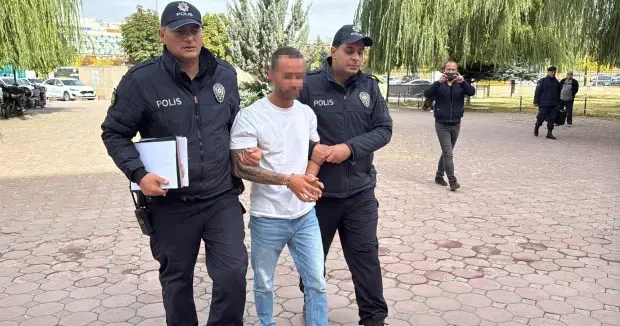 Sivas haberleri Yer: Sivas! Şehit babasına dilenci diyen otobüs şoförü vuruldu 11 Şubat 2026