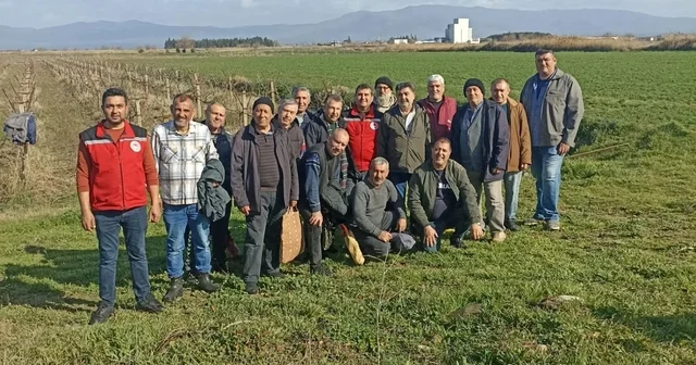 Salihli de üreticilere budama ve gübreleme eğitimi Manisa Haberleri