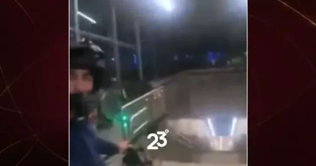 Arkadaşaının dolduruşuna geldi merdivenlerden bisikletle inen genç hastanelik oldu