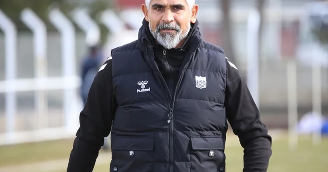 İsmet Taşdemir: Hedef bu sene zor gibi Sivasspor Teknik Direktörü İsmet Taşdemir: Sivasspor köklü bir camia Sivas Haberleri