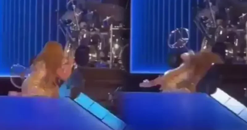 Sahnede fırtına gibi estiren ünlü şarkıcı yere kapaklandı Sözcü Gazetesi