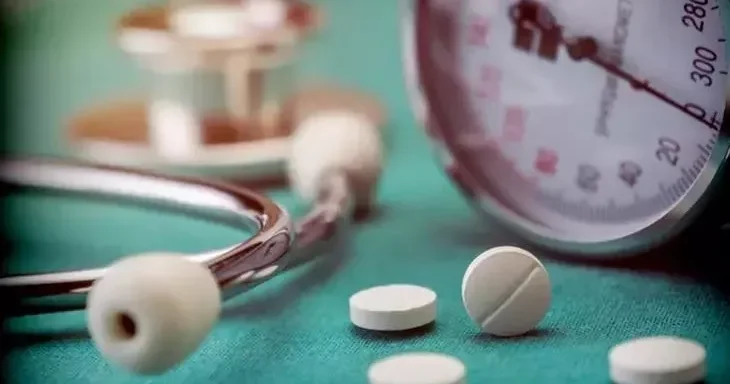 PROF. DR. OSMAN MÜFTÜOĞLU Tansiyon ilaçsız düşer mi?