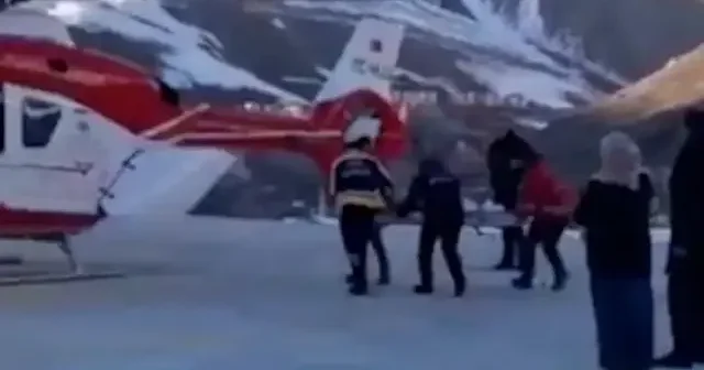 Van da ambulans helikopter 3 yaşındaki çocuk için havalandı VİDEO İZLE